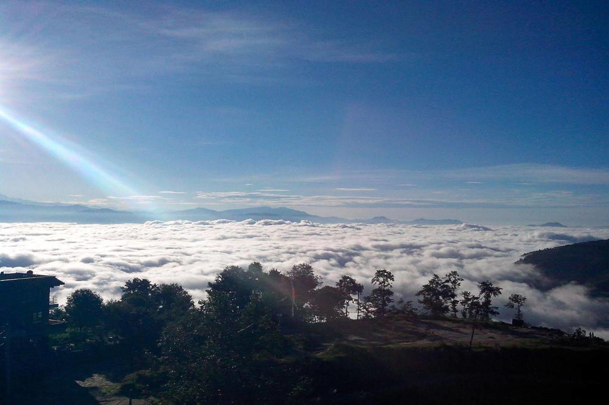 นาครโกต ซันไชน์ โฮเต็ล Hotel Baluwapati Deupur ภายนอก รูปภาพ