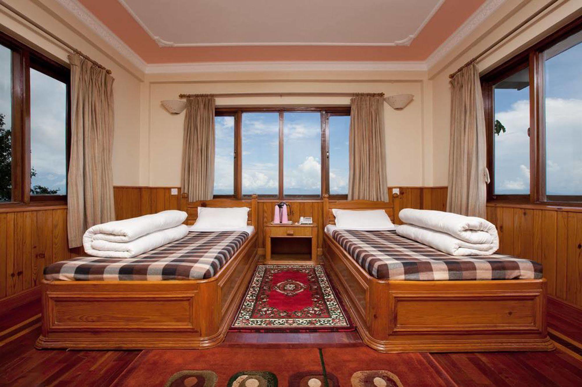 นาครโกต ซันไชน์ โฮเต็ล Hotel Baluwapati Deupur ภายนอก รูปภาพ