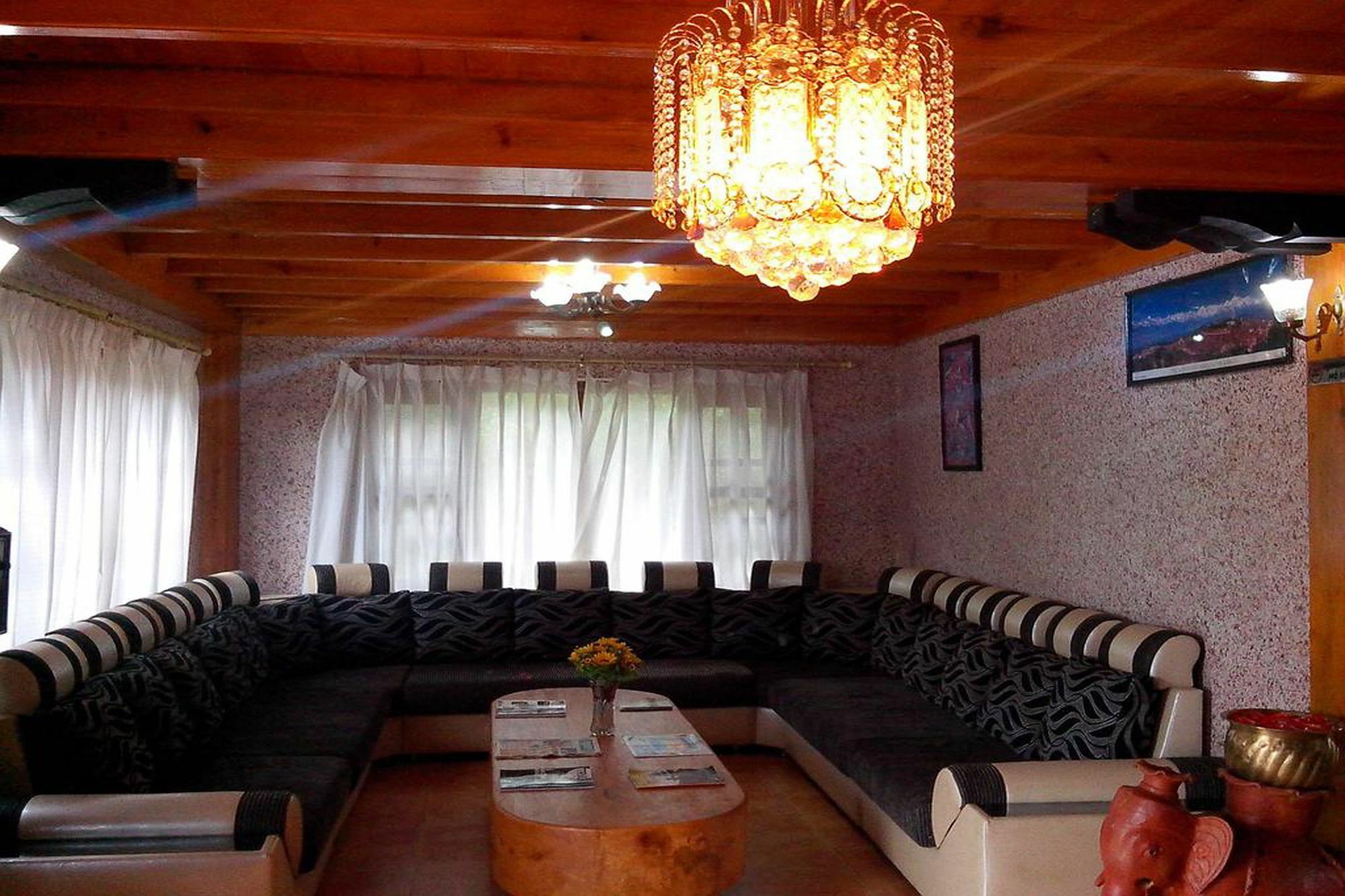 นาครโกต ซันไชน์ โฮเต็ล Hotel Baluwapati Deupur ภายนอก รูปภาพ