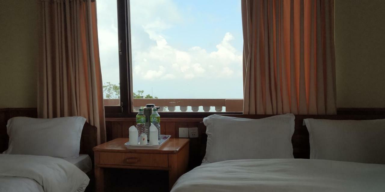 นาครโกต ซันไชน์ โฮเต็ล Hotel Baluwapati Deupur ภายนอก รูปภาพ