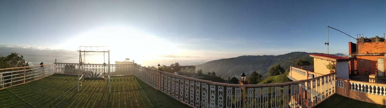 นาครโกต ซันไชน์ โฮเต็ล Hotel Baluwapati Deupur ภายนอก รูปภาพ