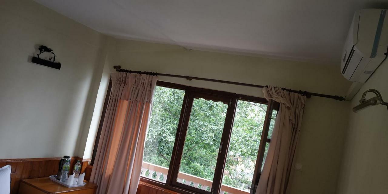 นาครโกต ซันไชน์ โฮเต็ล Hotel Baluwapati Deupur ภายนอก รูปภาพ